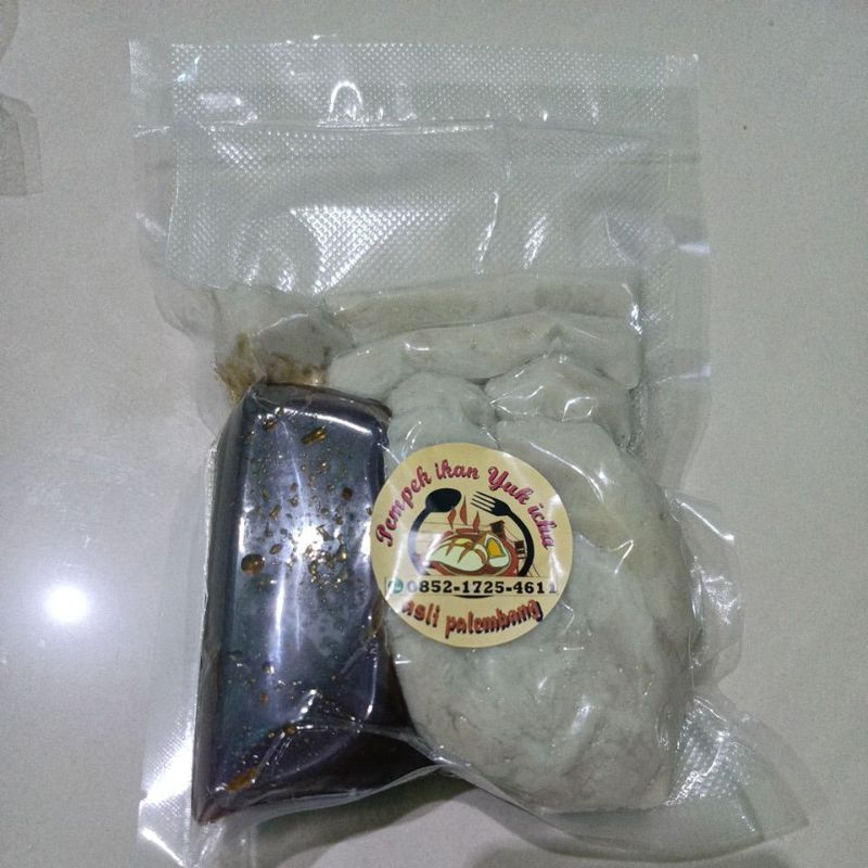 

pempek ikan yuk icha