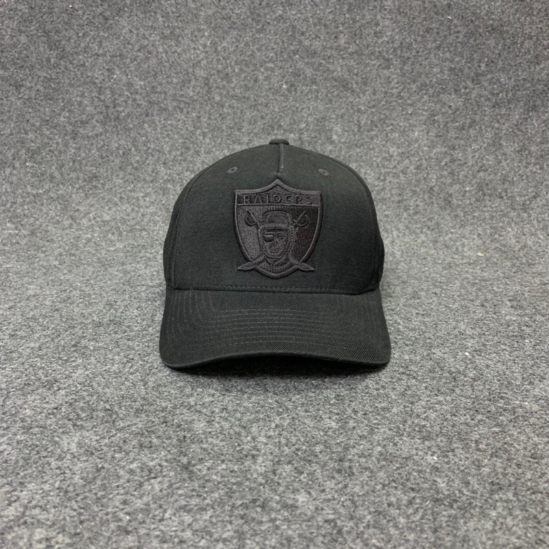 Topi Mitchell and Ness NFL Raiders Black on Black Original - Topi Raiders - Raiders Second