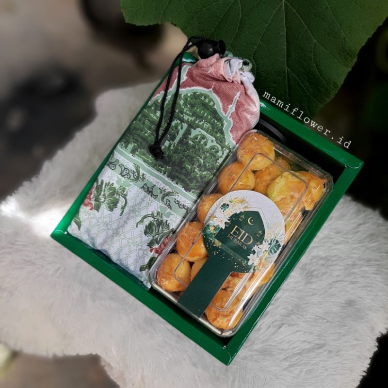 

Hampers Lebaran Haji | Nastar | Putri Salju | hadiah idul fitri Adha 2024
