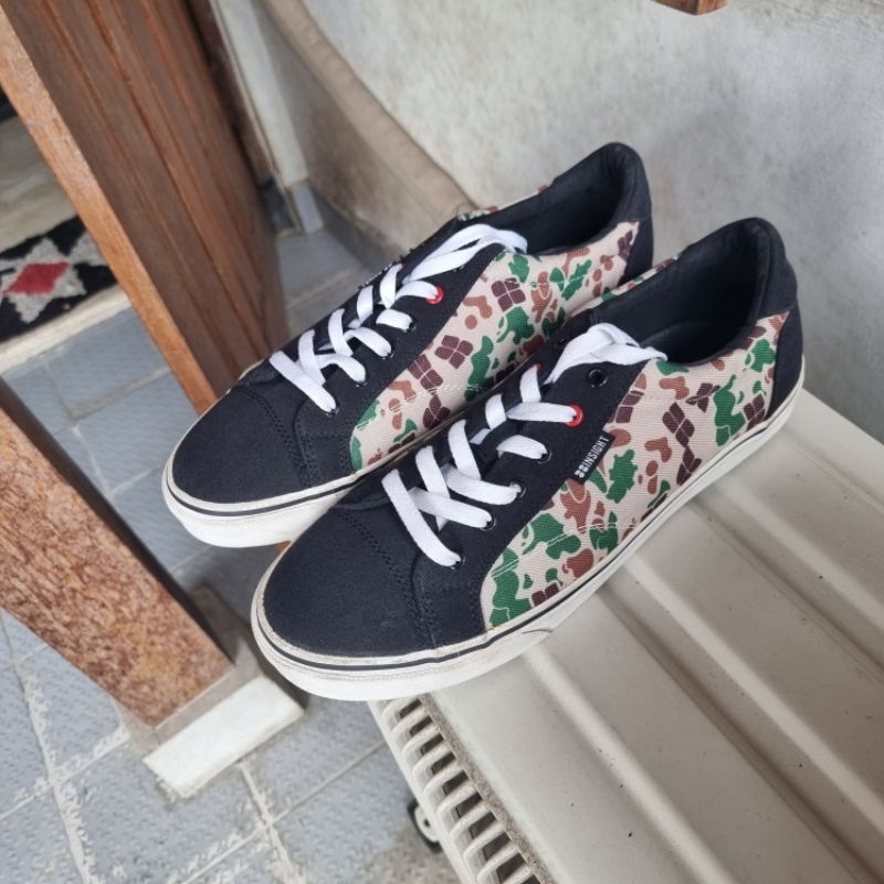 Sepatu Insight Camo Original