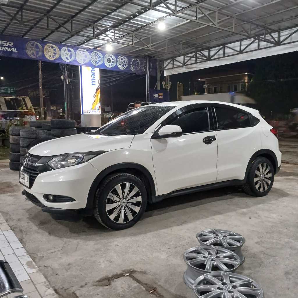 PAKET VELG PLUS BAN ACCELERA 215 55 R17 UNTUK MOBIL HRV USE VELG HSR TEMPEST RING 17