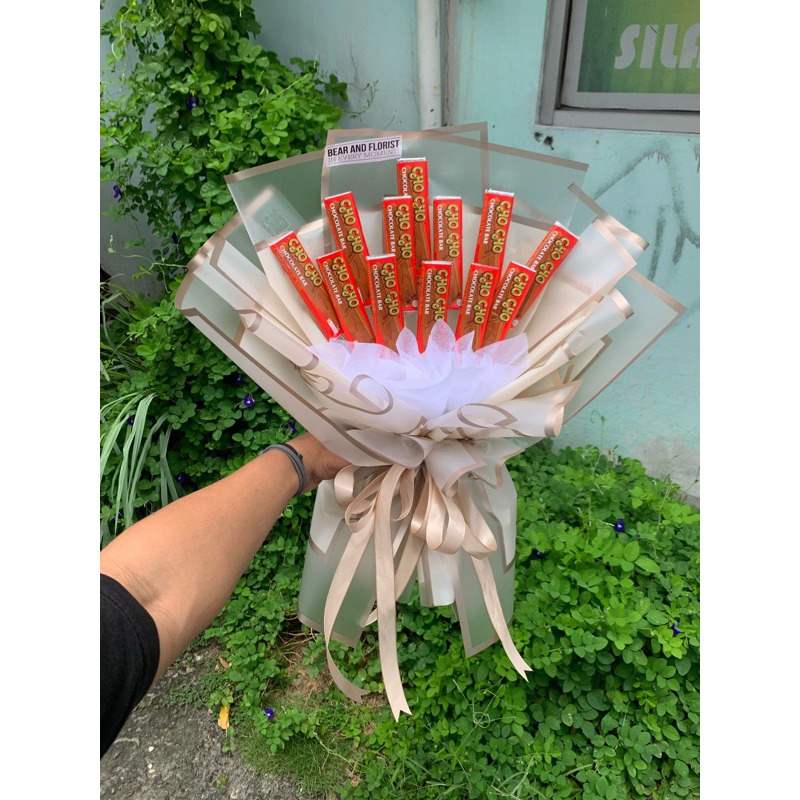 

BEAR AND FLORIST - Buket Cokelat ChoCho isi 12 Kado Anniversary Jogja Delivery