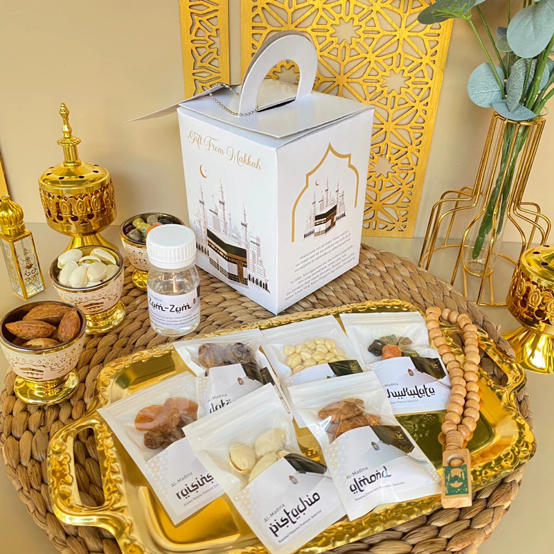 

Shabilla Paket Oleh Oleh GARANSI 100% Umroh Haji Cantik Ekonomis Bisa Req Nama di Kartu