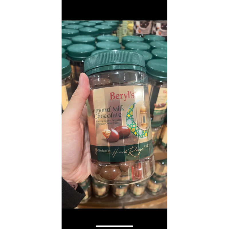 

Berlys Almond chocolate idul fitri version hampers