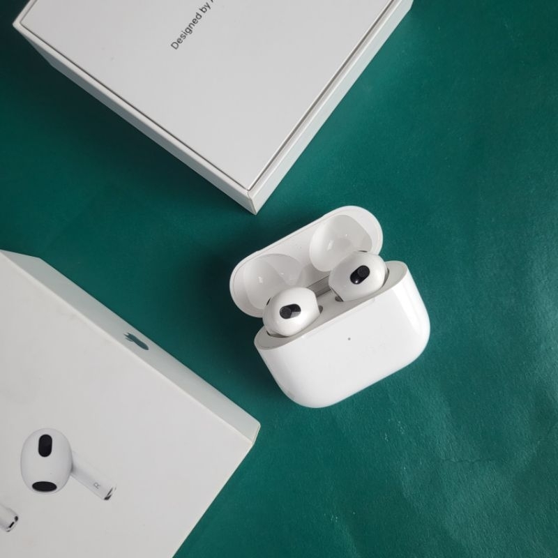 AIRPODS GEN 3 SECOND APPLE FULLSET ORIGINAL LIKE NEW SECOND GOOD CONDITION