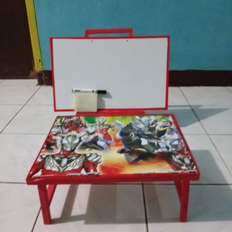 

Papan Tulis dan Meja Belajar anak sudah GRATIS penghapus dan spidol Ukuran bor 30cm x 50cm dan ukuran meja 30cm x 40cm .Kokoh sekali cocok unutuk belajar si kecil mengeedukasi sejak dini