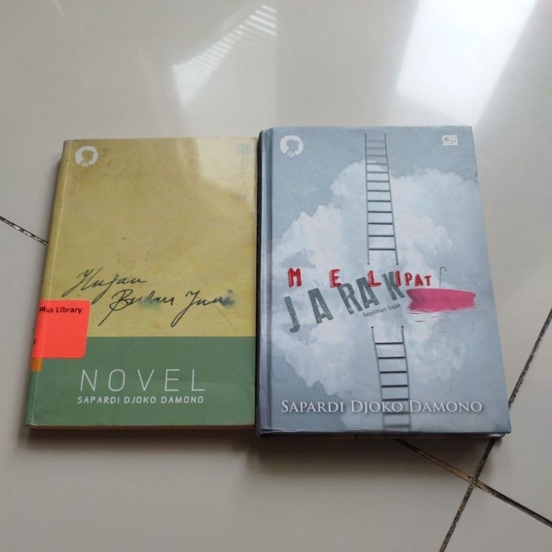 Hujan Bulan Juni, Melipat Jarak original