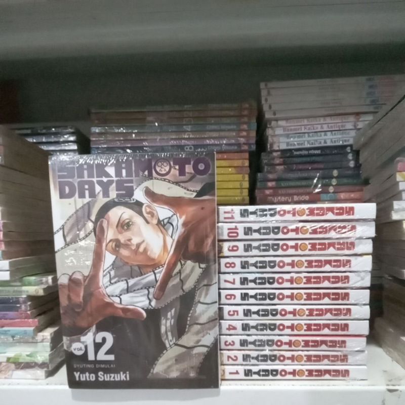 Komik Sakamoto Days 1-12