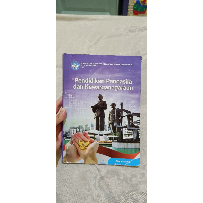 Buku paket PPKn kelas 8 Kurikulum merdeka