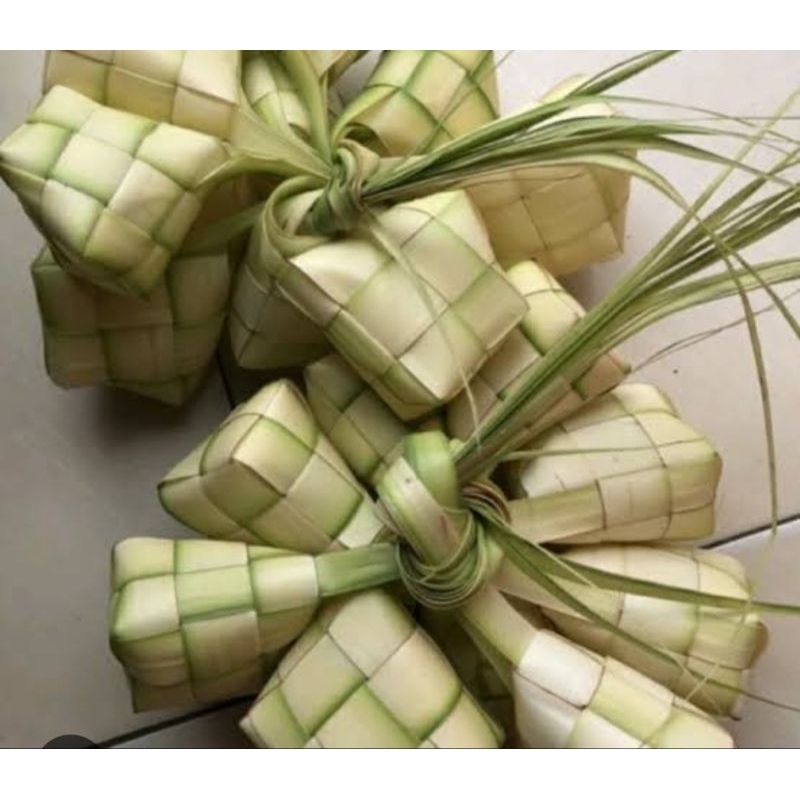 

bungkus ketupat/cangkang ketupat isi 10 pcs