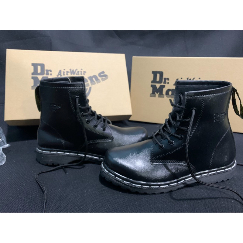 Sepatu Docmart Tinggi Wanita