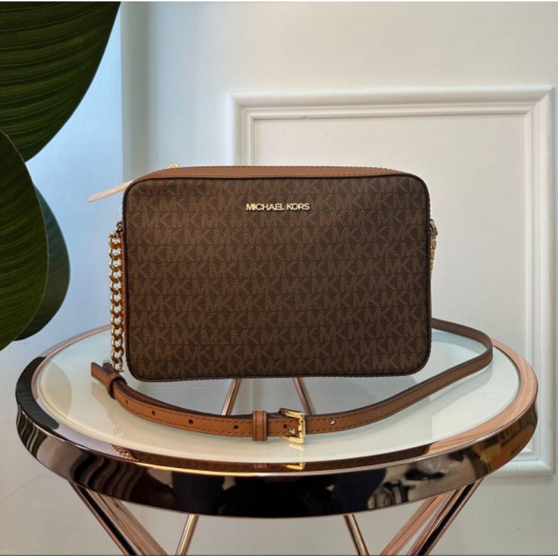 mk jet set large ew crossbody sign brown n