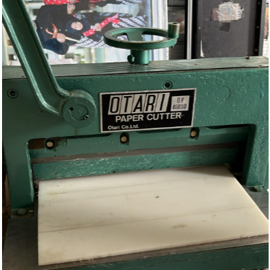 

mesin potong pemotong kertas otari