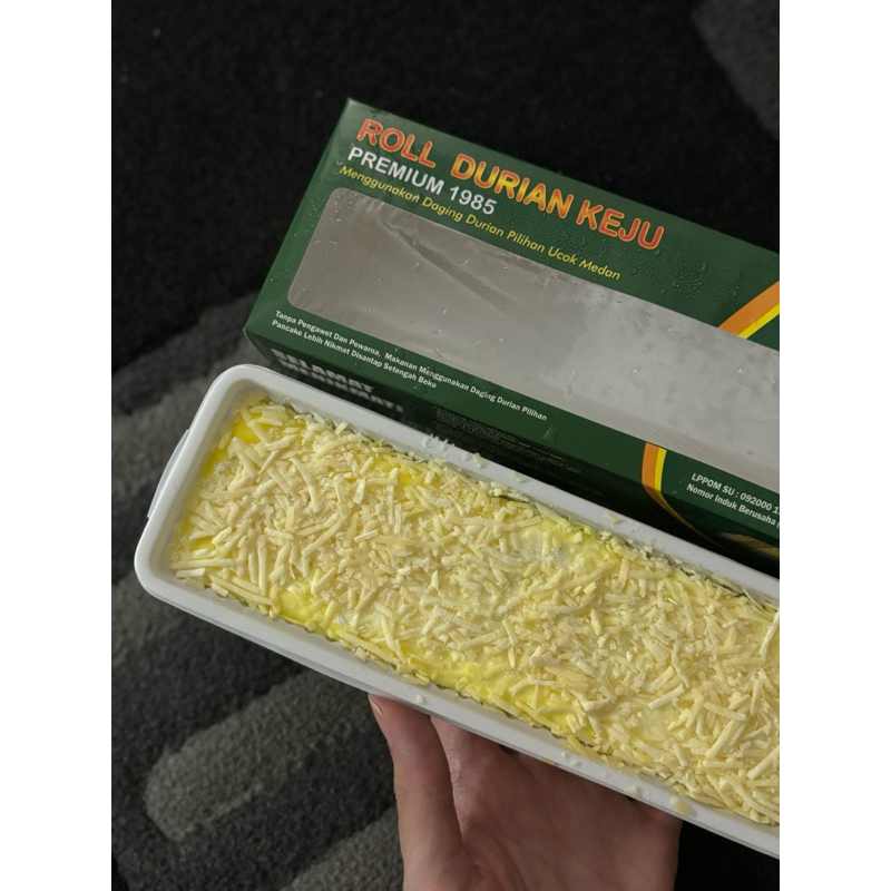 

pancake durian roll