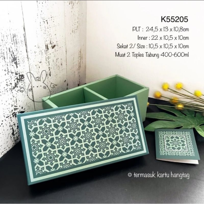 

Box kotak hijau motif batik untuk dus hampers lebaran idul fitri 22 x 11 2jar 4toples kotak