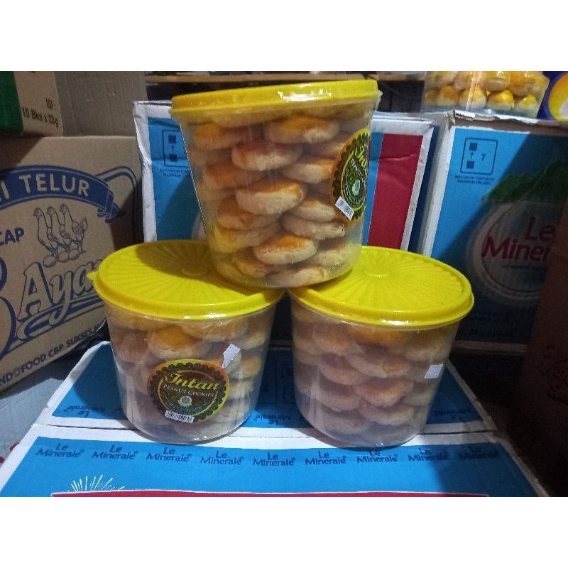 

kue kacang intan