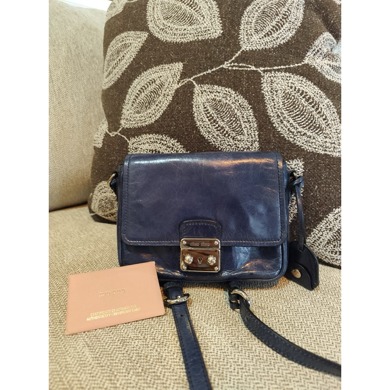miu miu sling bag