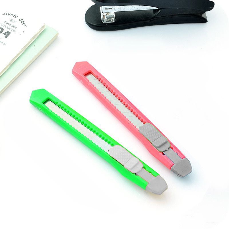 

(ART085) ￼Pisau Ekspres Portabel Pisau Kertas Pisau Utilitas Alat Tulis