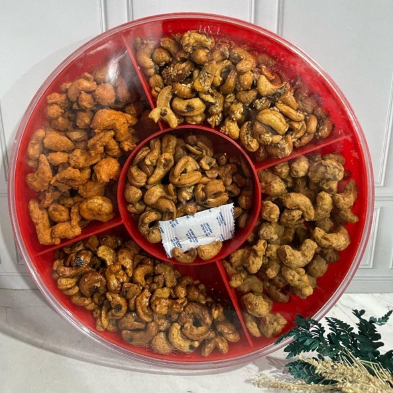 

Kacang Mede 5 tray 5 rasa wijen,original,crispy,pedas dan madu/ Hampers lebaran