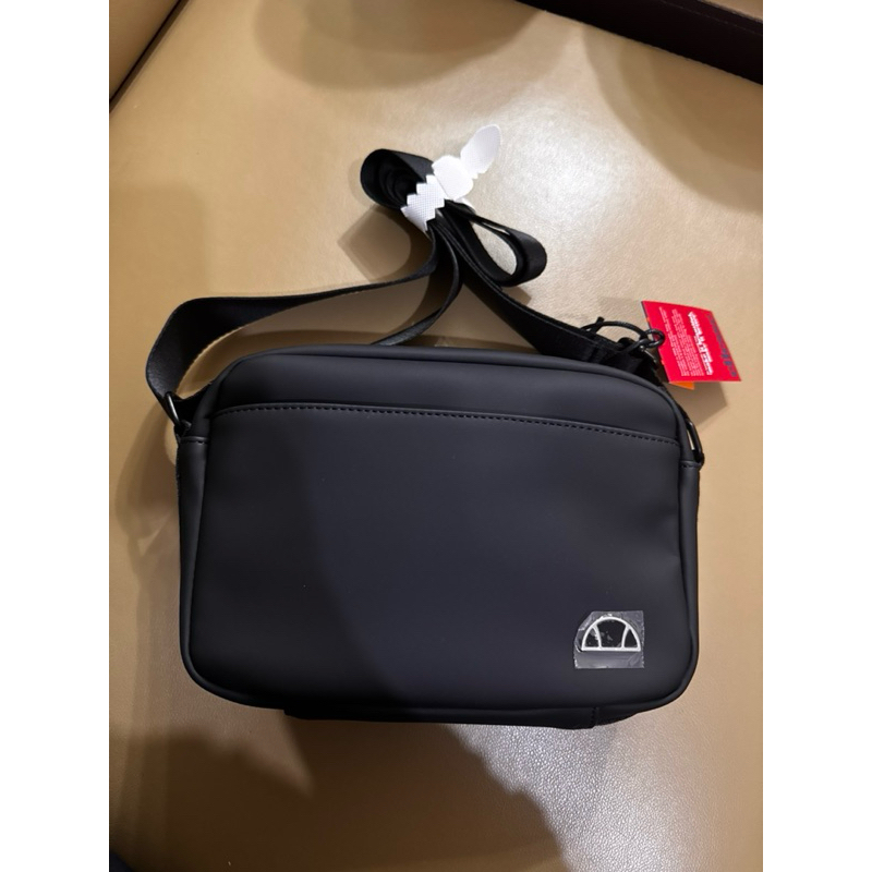 masih baru tas  ellese