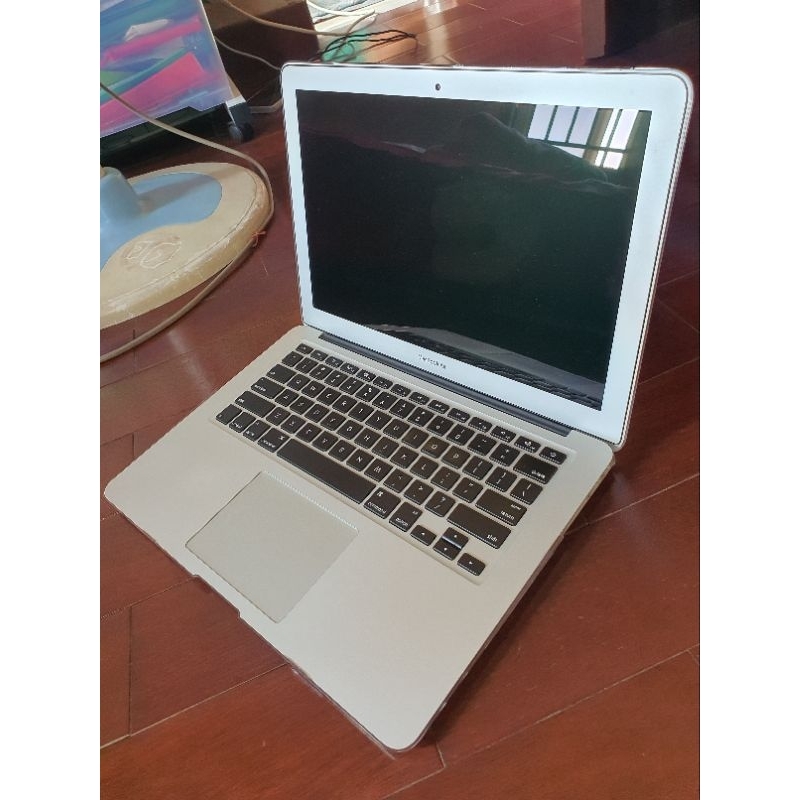 Apple MacBook Air 13 inch 2015, mint condition