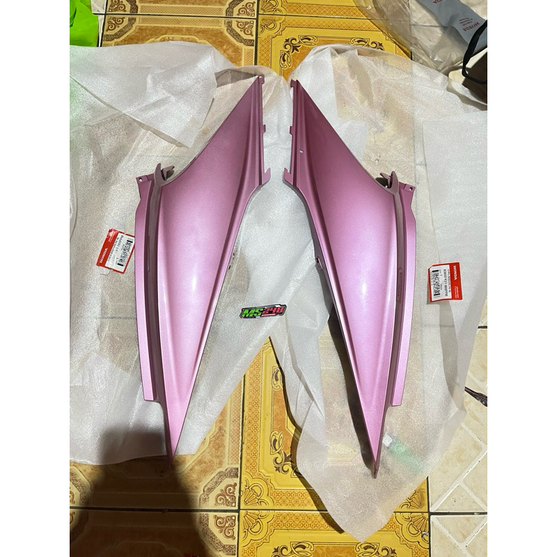 Cover Body Belakang Honda Beat Karbu Kanan Kiri ORIGINAL AHM