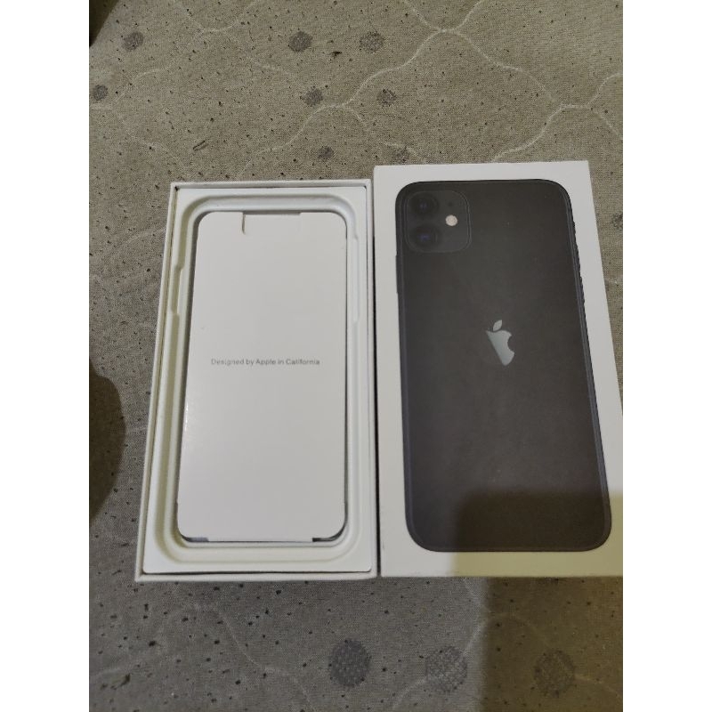 Iphone 11 second like new bonus apple watch series