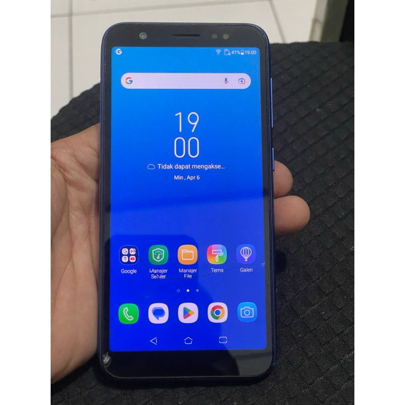 Asus ZenFone Live L1 ram 3/32 second minus retak sentuhan normal
