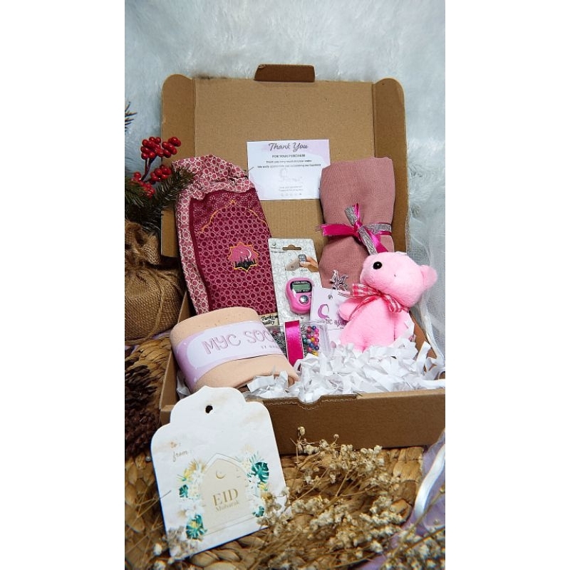 

Hampers Muslimah hijab sajadah by MYCLabel