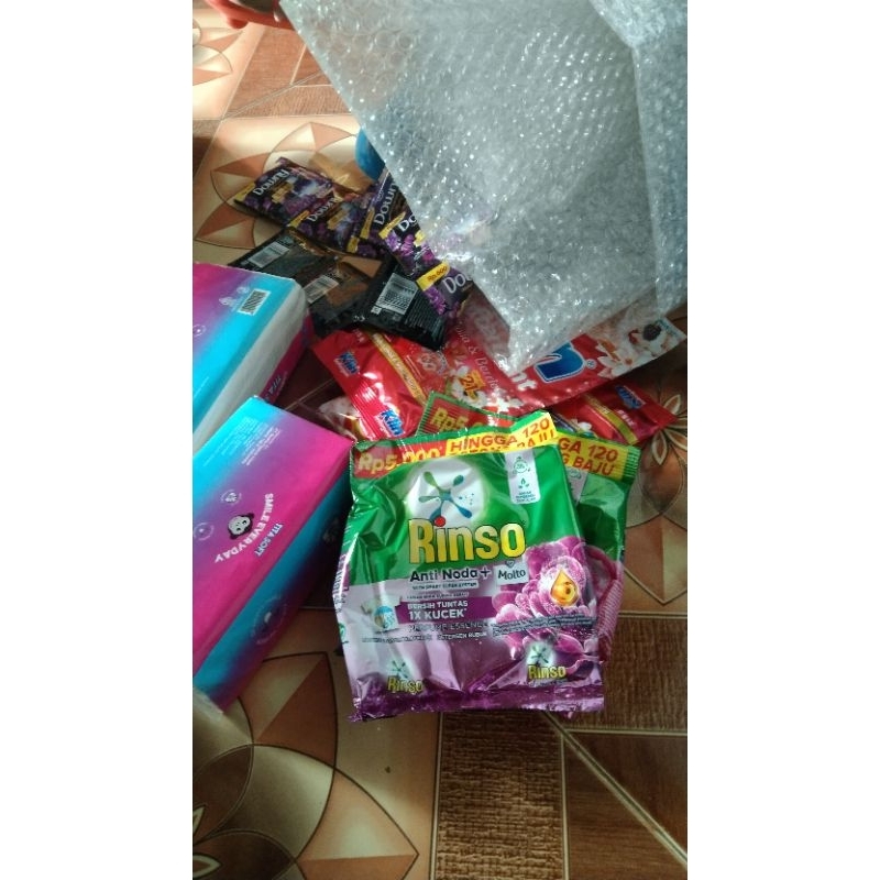 

(Mirza Abrisam) Gula & kebutuhan pokok lainnya