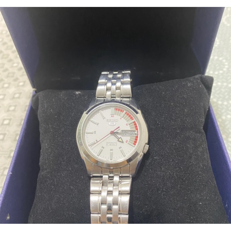 Jam tangan SEIKO 5 RALLY dial putih merah