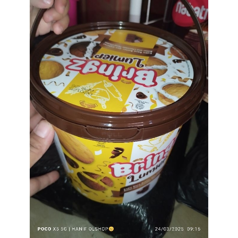 

biskuit kaleng serba 26.000