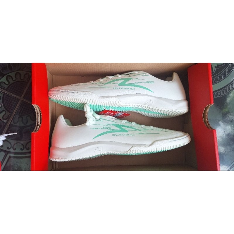 Sepatu Futsal Specs Lightspeed Reborn IN Green Bug