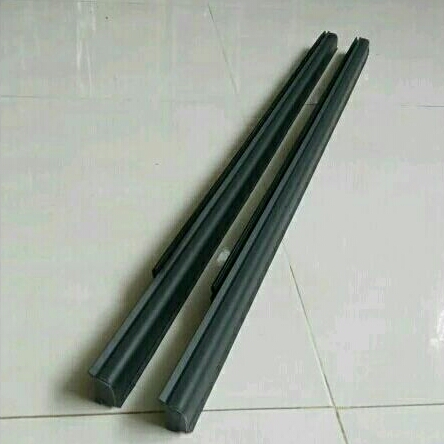 pelipit kaca apv depan, list pelipit pintu suzuki apv depan