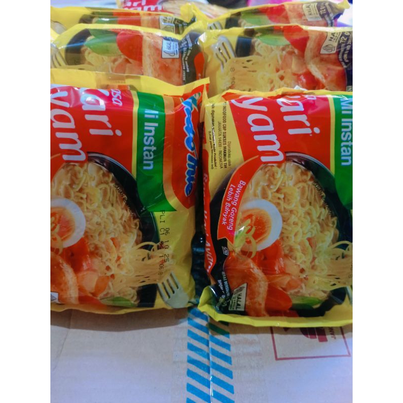 

Mie goreng indomie rasa kari ayam