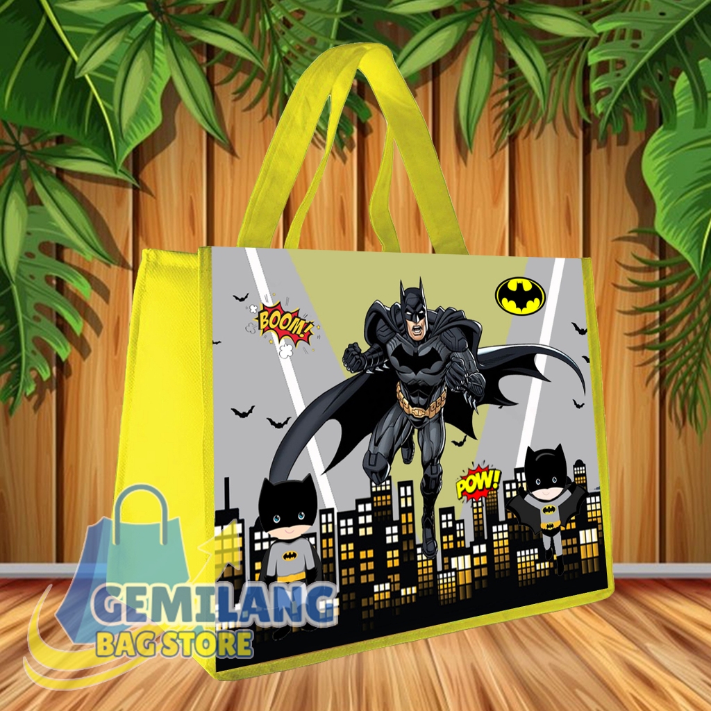 

READY STOK Tas Ulang Tahun Batman / Tas Ultah Ukuran KFC Snack / Tas Ultah Terlaris / Tas Ulang Tahun Anak / Goodie Bag Bingkisan Souvenir Anak Landscape 20x25x13 / Tas Khitanan / Tas Khajatan / Tas Bingkisan / Tas Batman / Tas Karakter