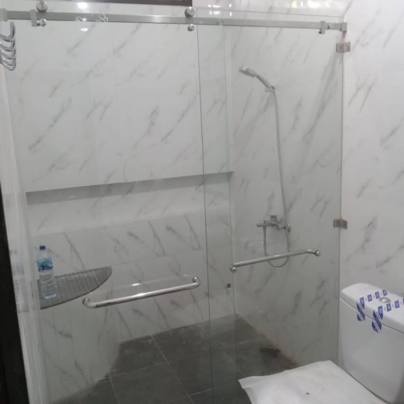 kaca tempered shower/skat kamar mandi