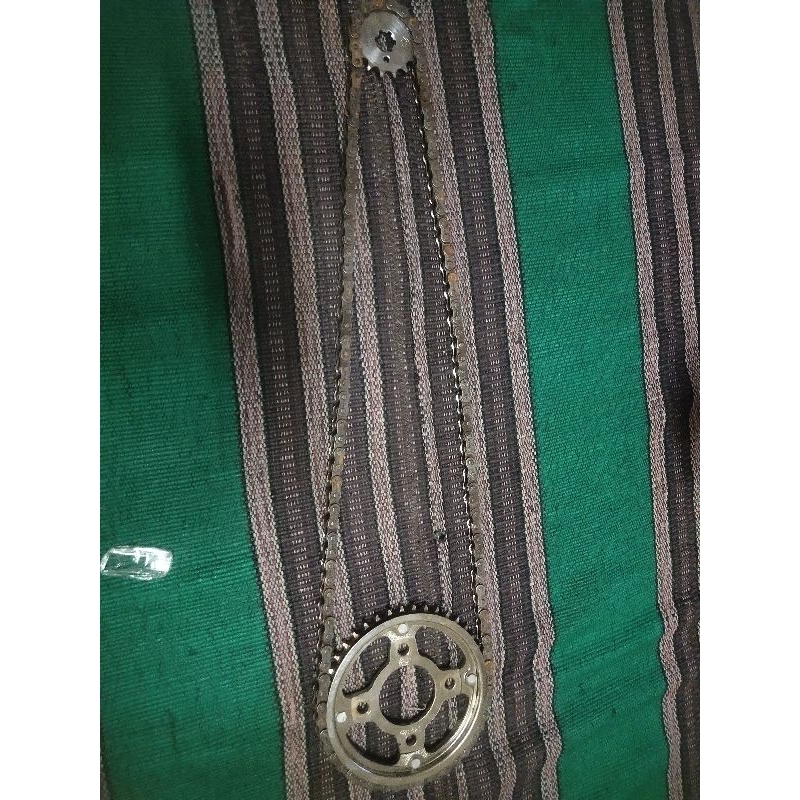 GEAR SET RANTAI TINGGAL PASANG BEKAS DI MOTOR BAJAJ PULSAR P220,,BISA BUAT TIGER,VERZA