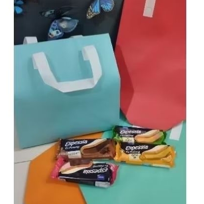 

parcel hampers hadiah spesial Es Potong Singapore by Espessia Indofood untuk ulang tahun anniversary lebaran natalan sincia