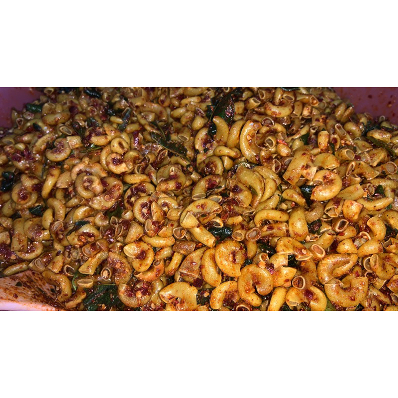 

makaroniJhontor daun jeruk chilli oil 200gram