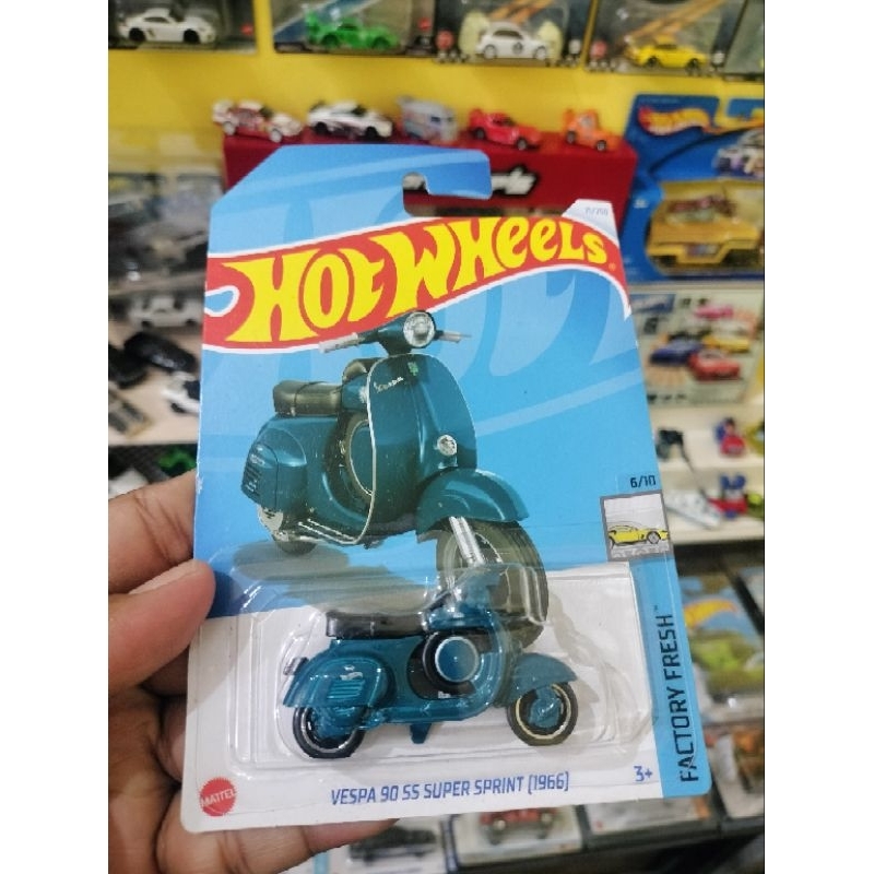 hotwheels vespa 90 ss