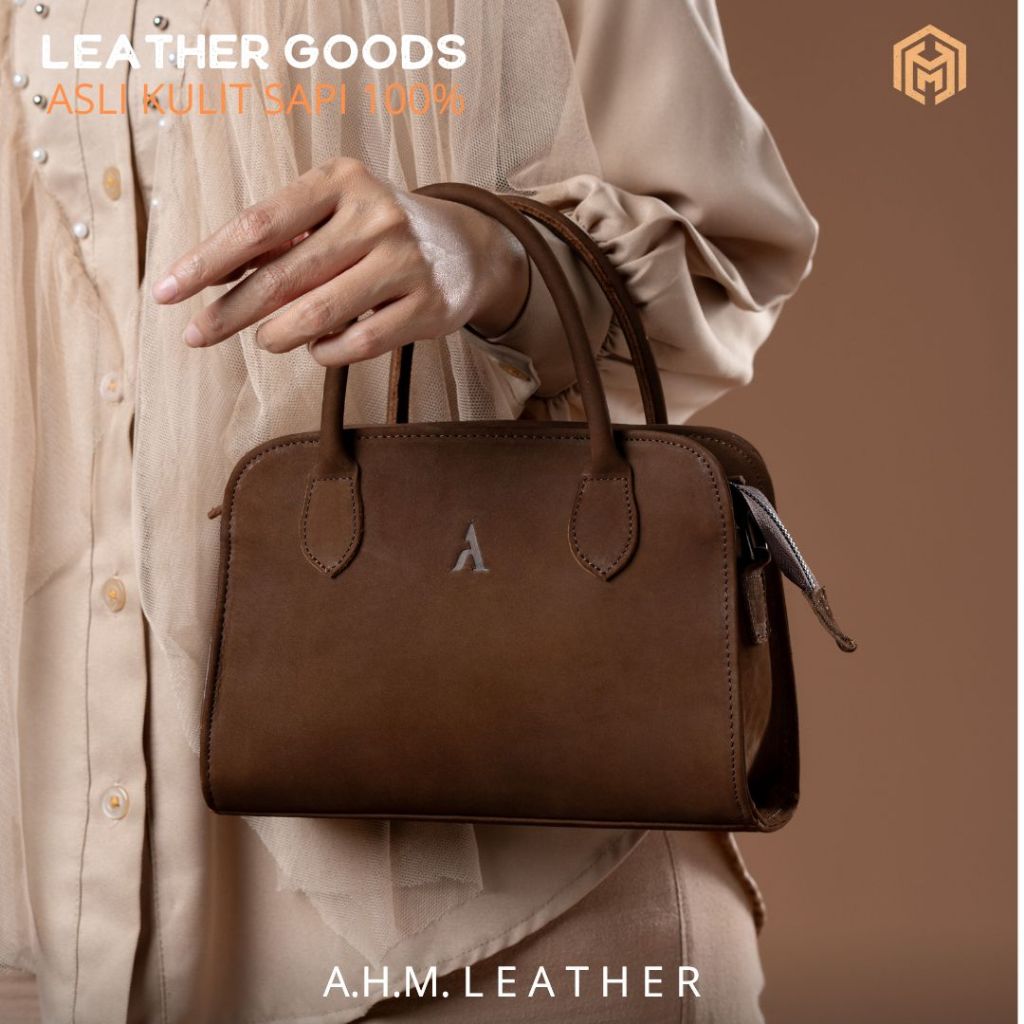 Tas Selempang Wanita Kulit Asli – Slingbag Elegan Alona Leather Malika Tampil Stylish & Percaya Diri