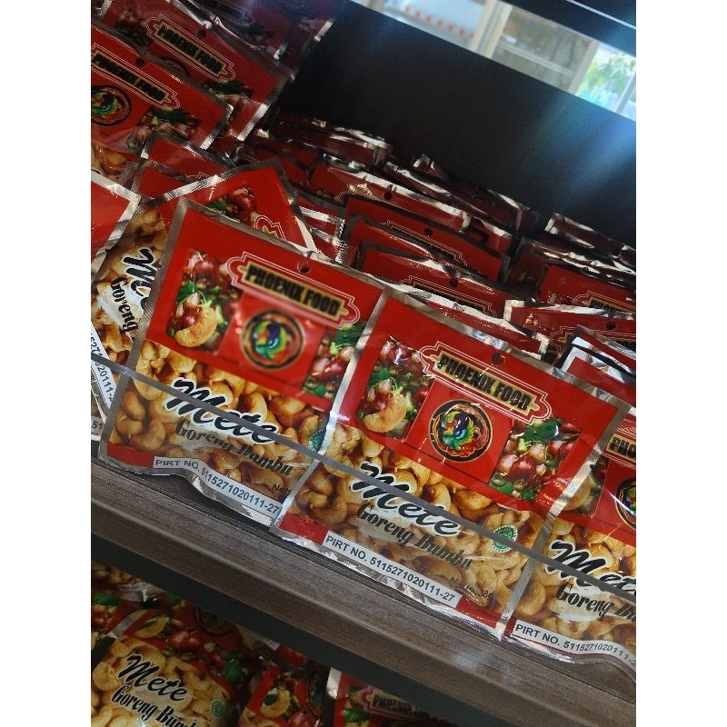 

Oleh Oleh khas Lombok NTB Kacang Mete Goreng Phoenix 38 g