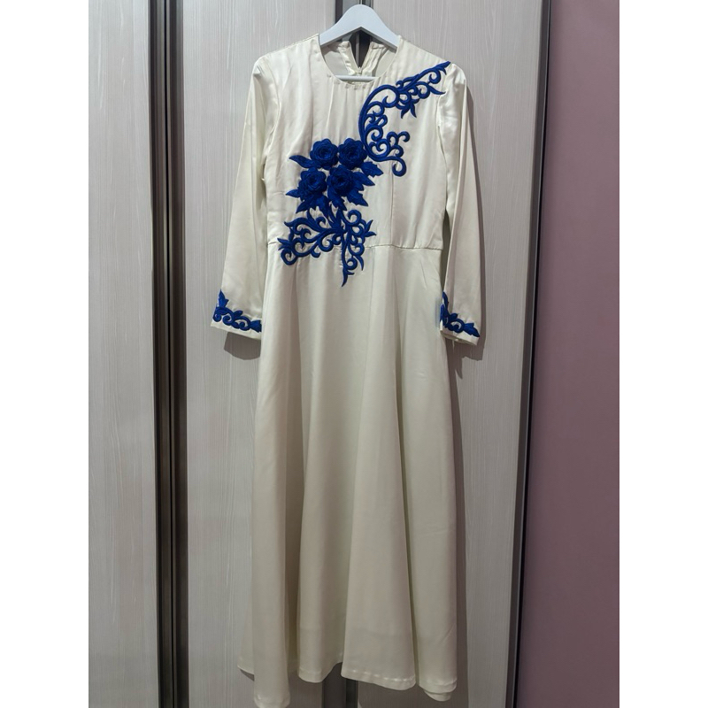 baju pesta putih (jahit)