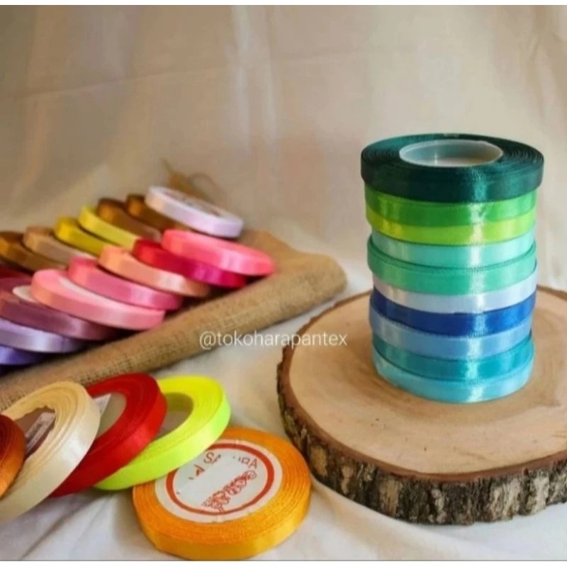 

Pita Satin Tw / Pita Kain / Pita Bunga Buket / Silk Ribbon Lebar 0,6cm 1/4 inch ROLL isi 20 yard (PART 1)