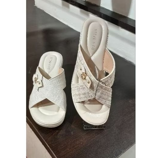 sandal heels wanita by brand STEVE & CO