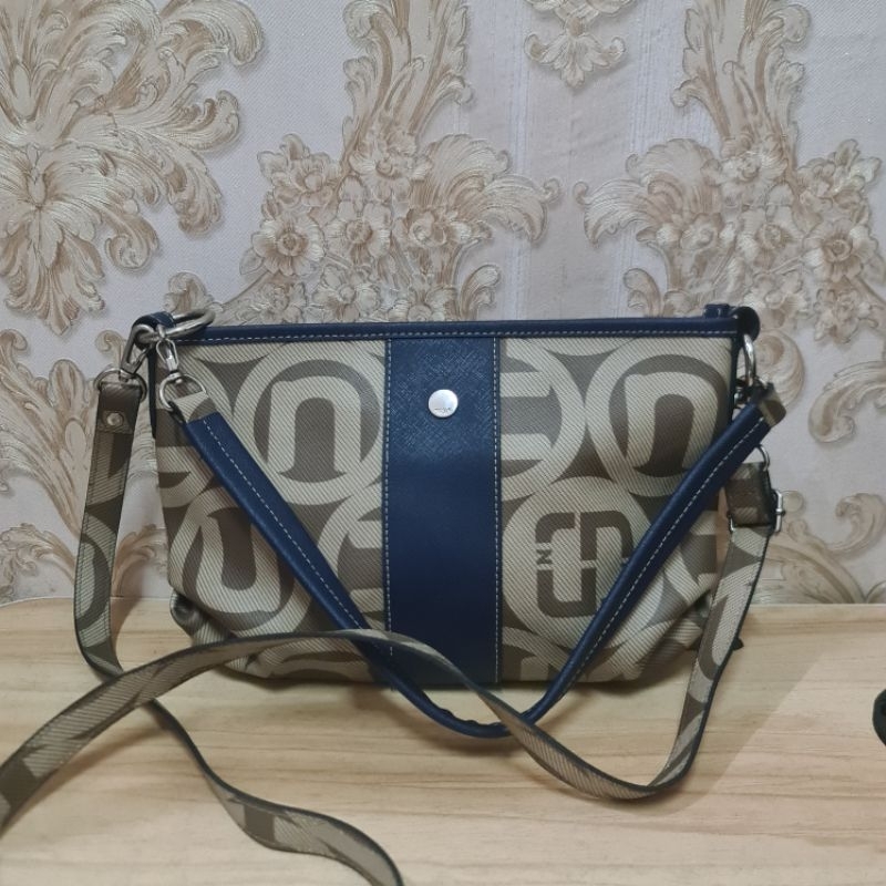 Preloved sling Bag Nicole Miller Motif