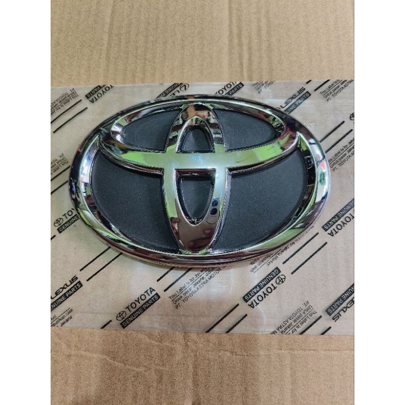 Emblem logo depan grill toyota rusah avanza 2017 ke atas original