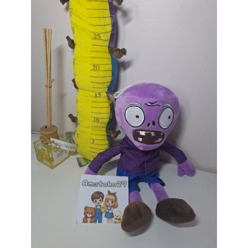 Boneka zombie seram