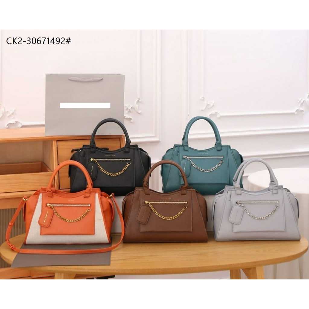 09ap New CK2-30671492 Avis Trapeze Tote Bag